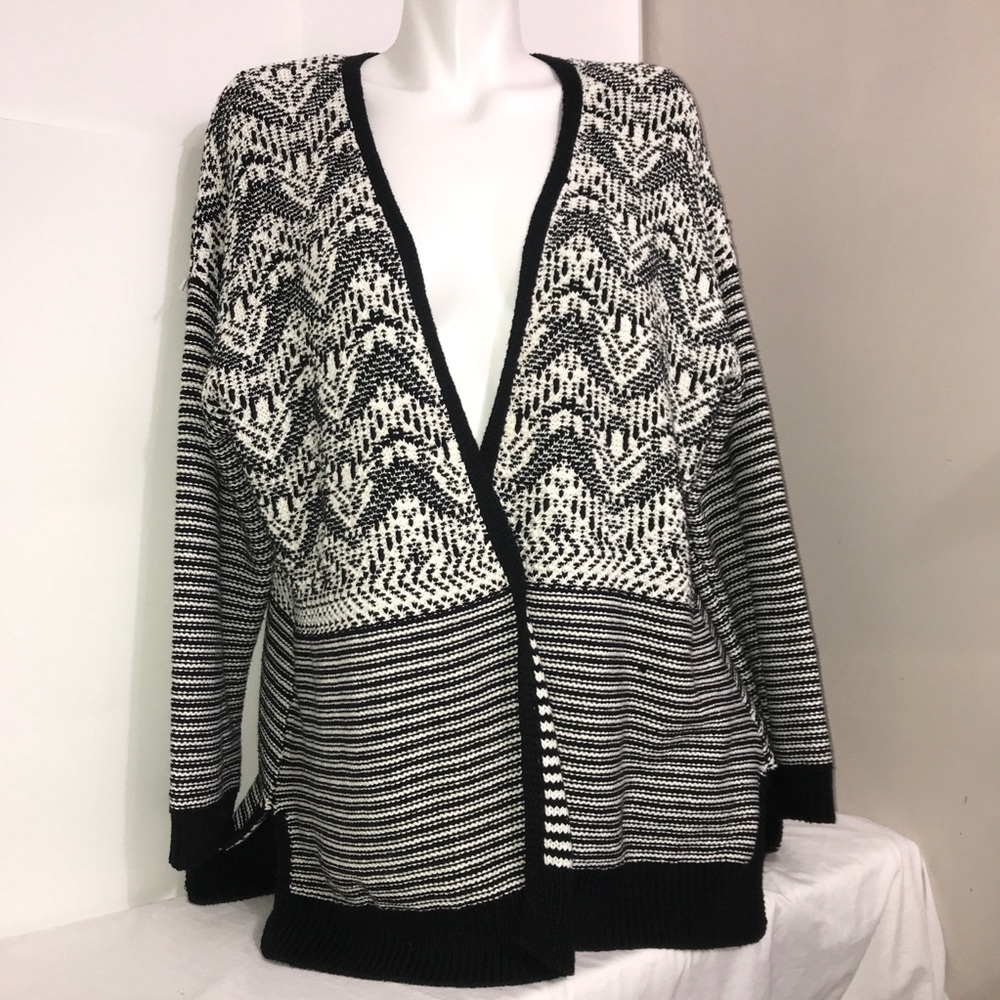 Love&Legend B&W Chunky Cable Knit Wrap Cardigan